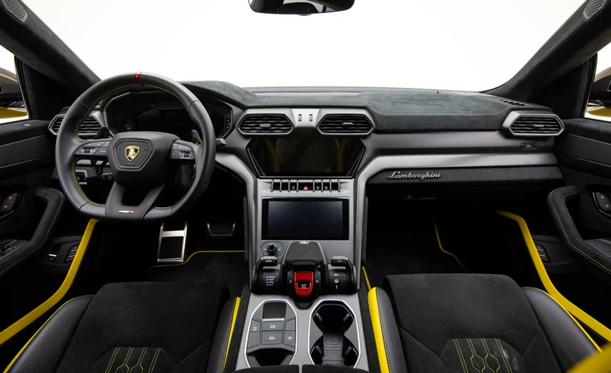 2023 Lamborghini Urus Performante