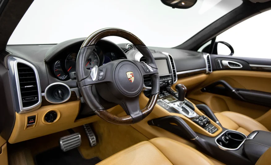 2013 Porsche Cayenne GTS