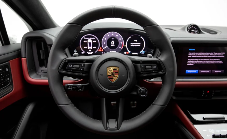 2025 Porsche Cayenne GTS Coupe