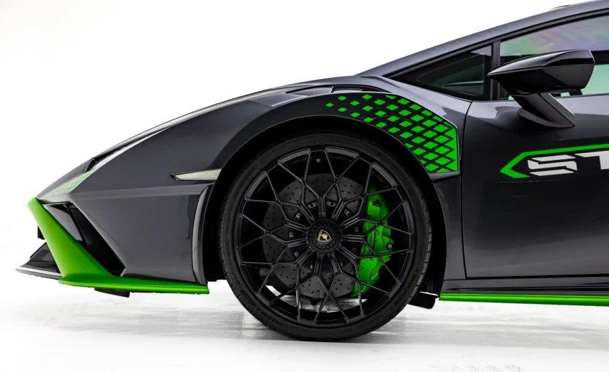 2022 Lamborghini Huracan STO